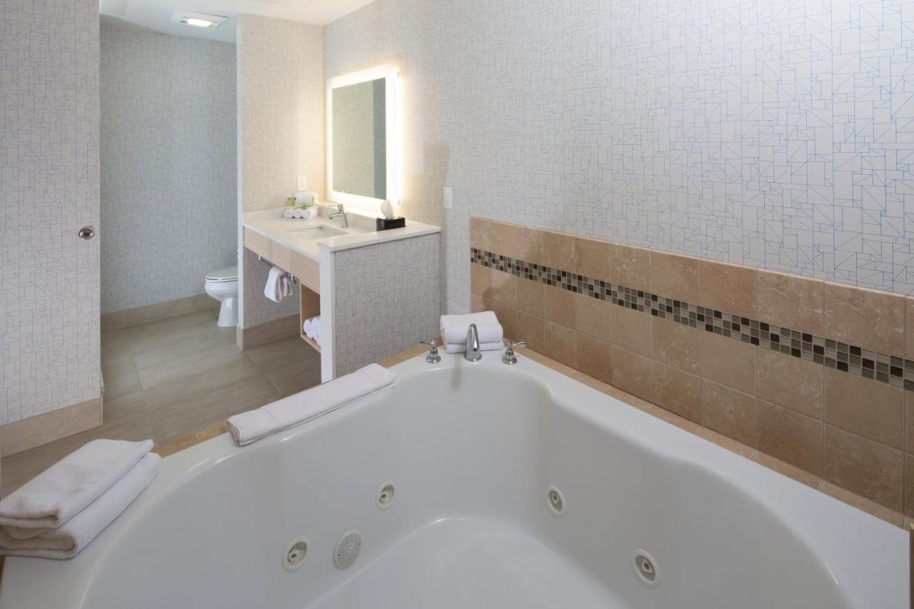 Holiday Inn Express Rochester Hills By Ihg Kültér fotó