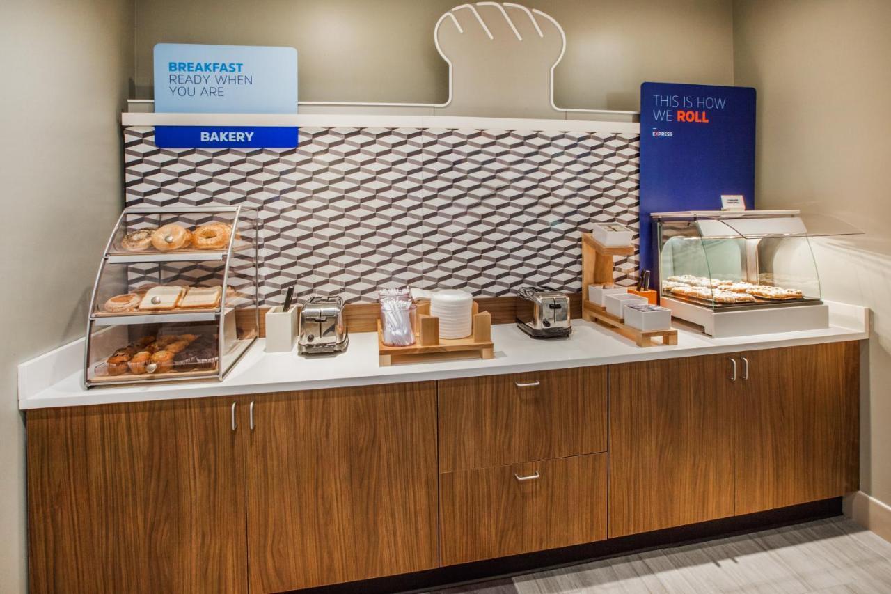 Holiday Inn Express Rochester Hills By Ihg Kültér fotó